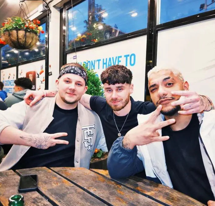 INK & DRINK: Bar Square, Ballina